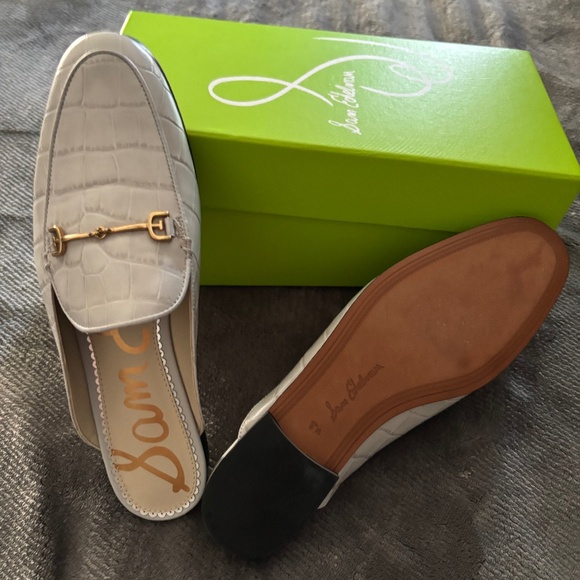 Shoes - Picture 1 of 2